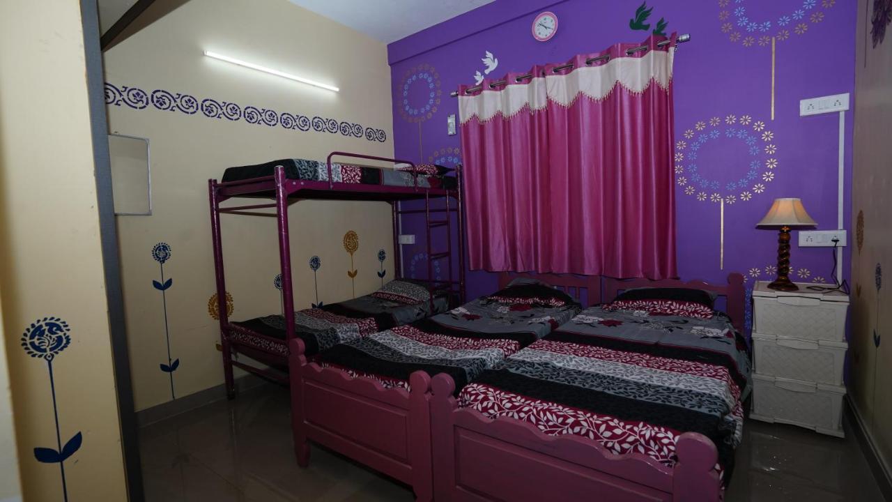 A Pousada Easvari Grand Pg For Women - Female Only Chennai Exterior foto