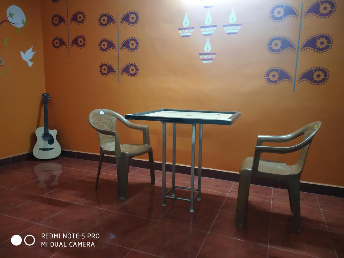 A Pousada Easvari Grand Pg For Women - Female Only Chennai Exterior foto